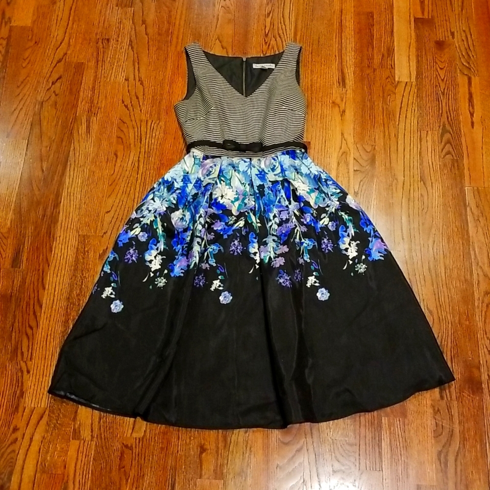French Feelings Dress - Picture 1 of 7